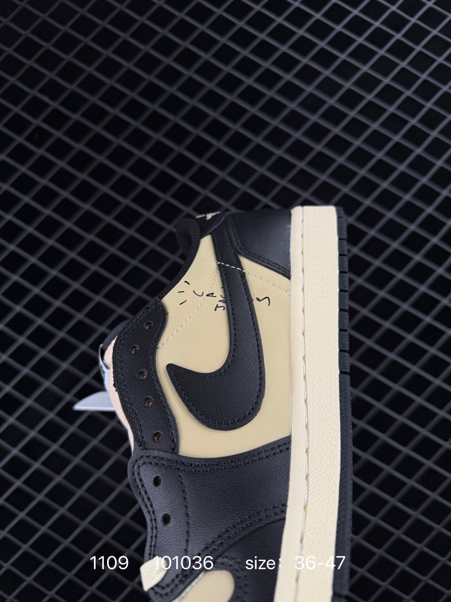 Travis Scott x Air Jordan 1 ” Reverse Mocha “